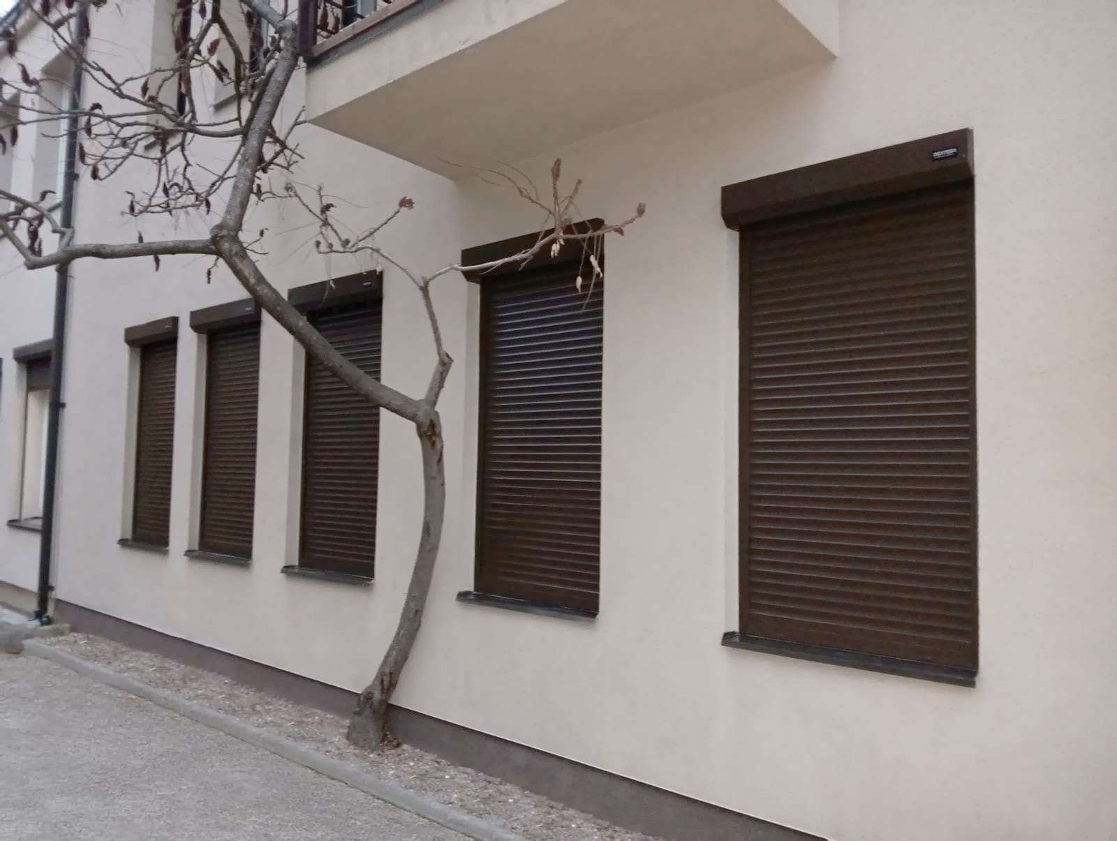 Asmeninis pasiūlymas apsauginėms žaliuzėms