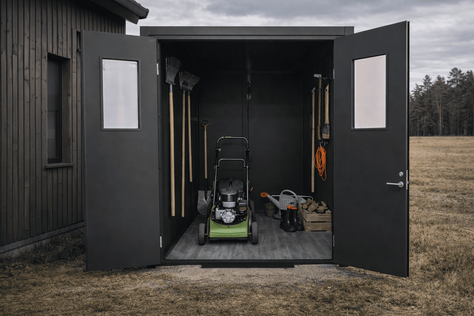 Sodo įrankių sandėliavimui