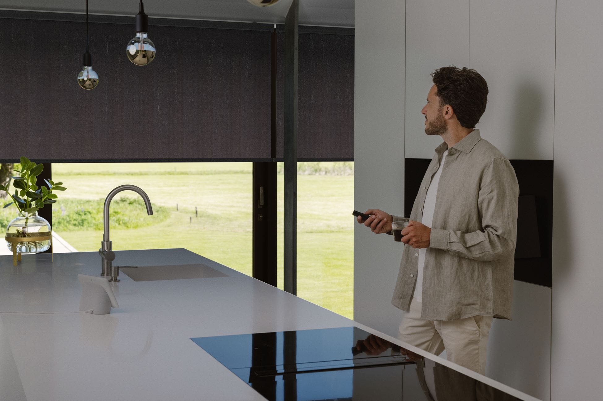 Key Benefits of Electric Roller Blinds foto